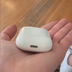 AIRPODS
